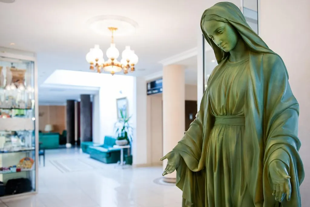 Hotel Christ Roi ルルド