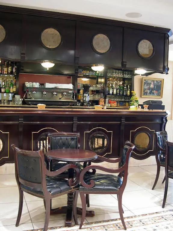 Hotel Christ Roi ルルド